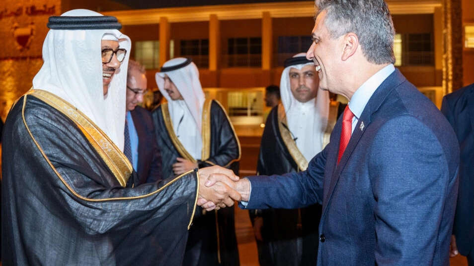 Bahrain Foreign Minister Abdullatif bin Rashid al-Zayani (L) welcomes his Israeli counterpart Eli Cohen to Manama, Bahrain, September 3, 2023. /AFP