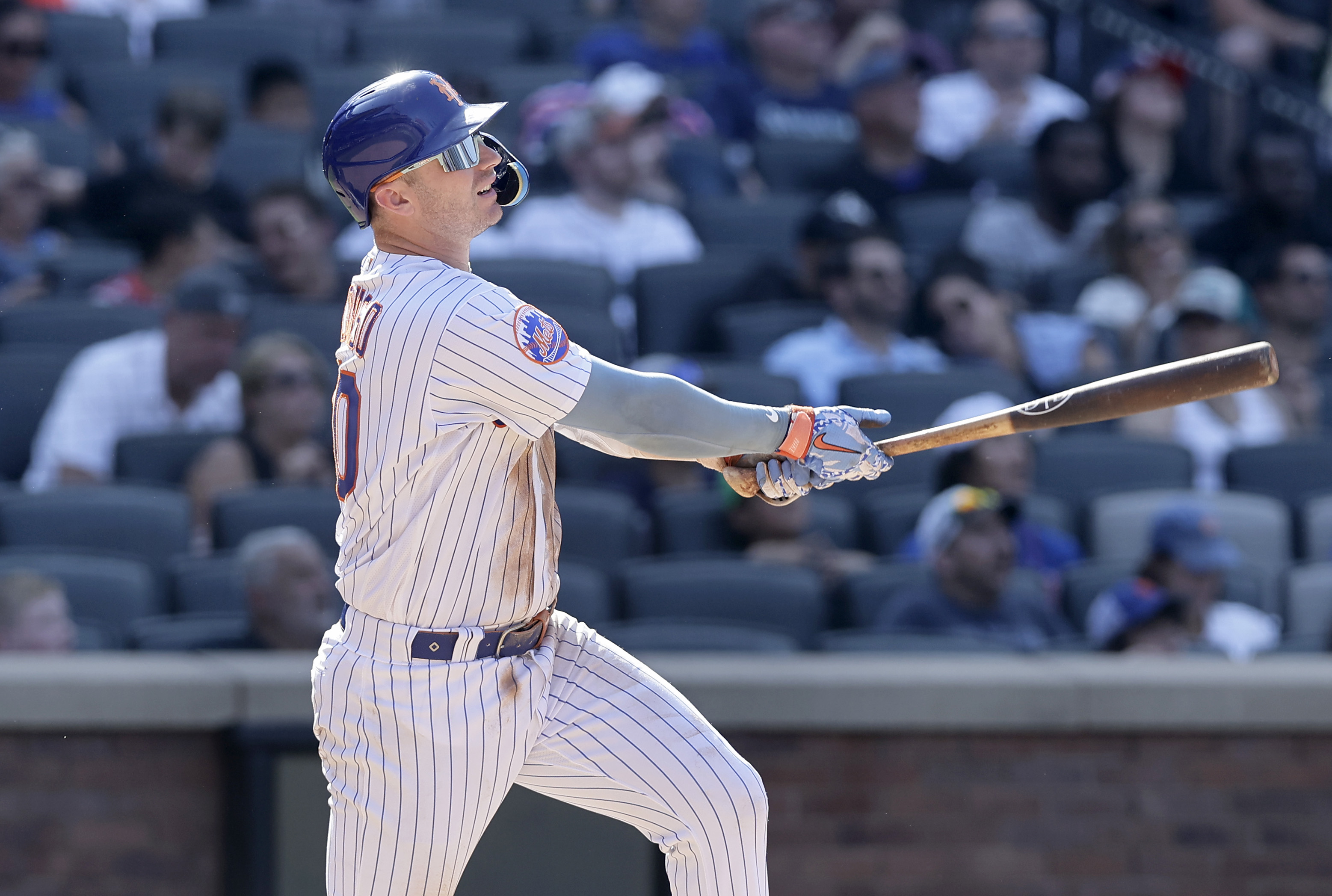 Pete Alonso of the New York Mets hits a home run during the seventh inning in the game against the Seattle Mariners at Citi Field in New York City, September 3, 2023. /CFP