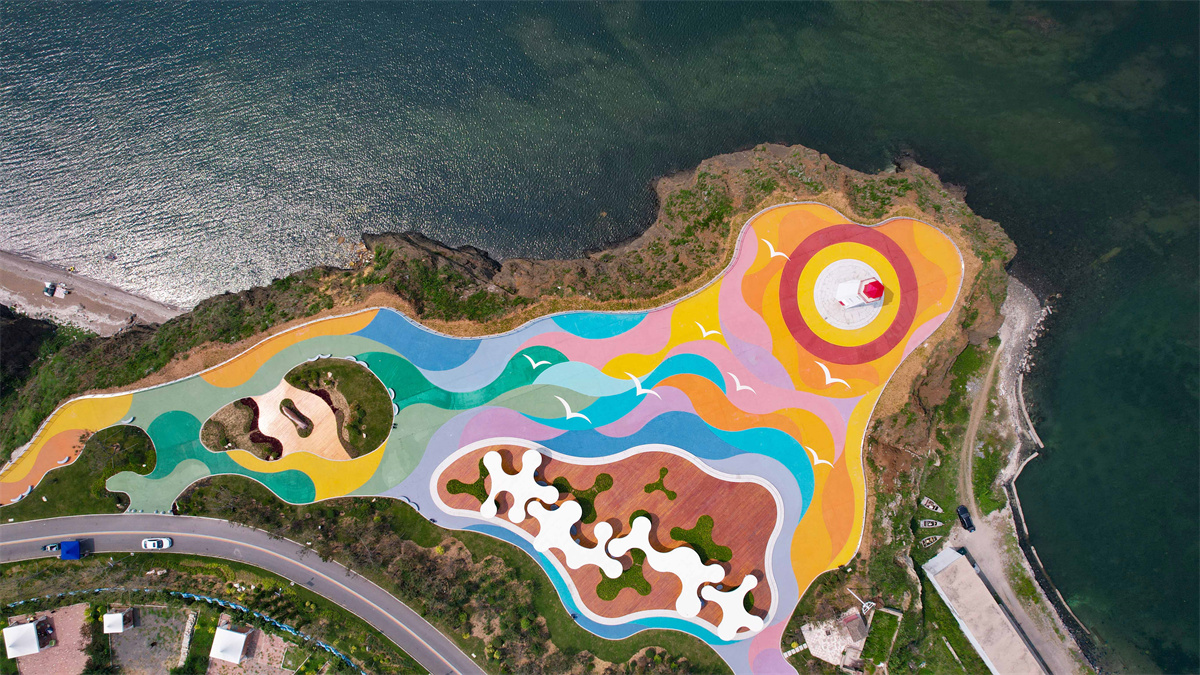An aerial view shows the colorful grounds of Boxia Bay Park in Dalian, Liaoning Province, on September 3, 2023. /IC