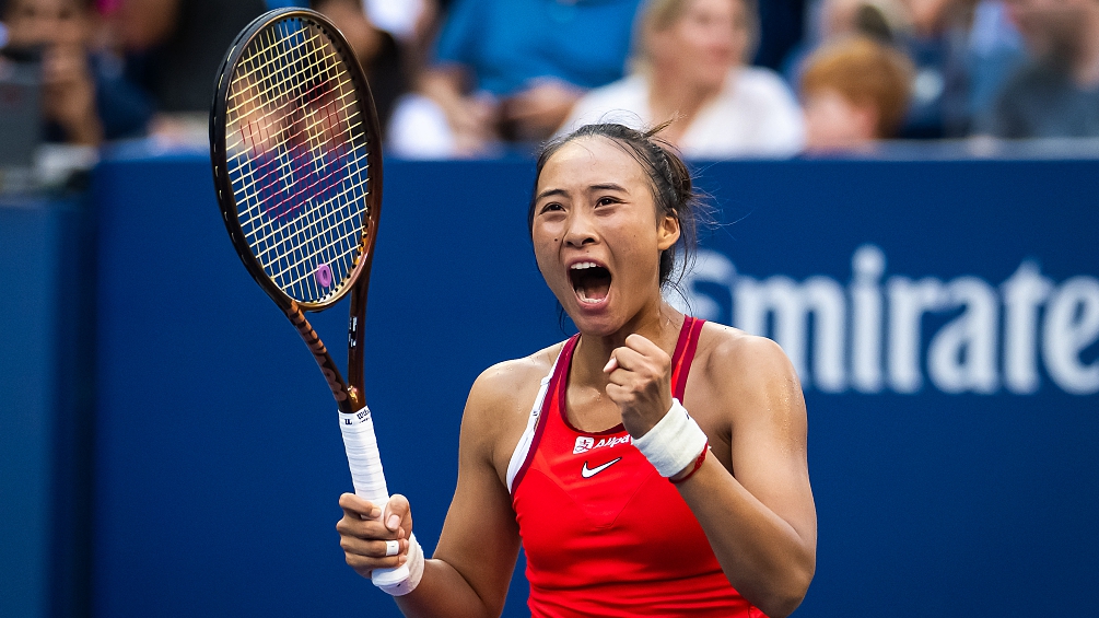 Zheng Qinwen celebrates after winning a point on Day 8 of the U.S. Open at the USTA Billie Jean King National Tennis Center in New York City, U.S., September 4, 2023. /CFP