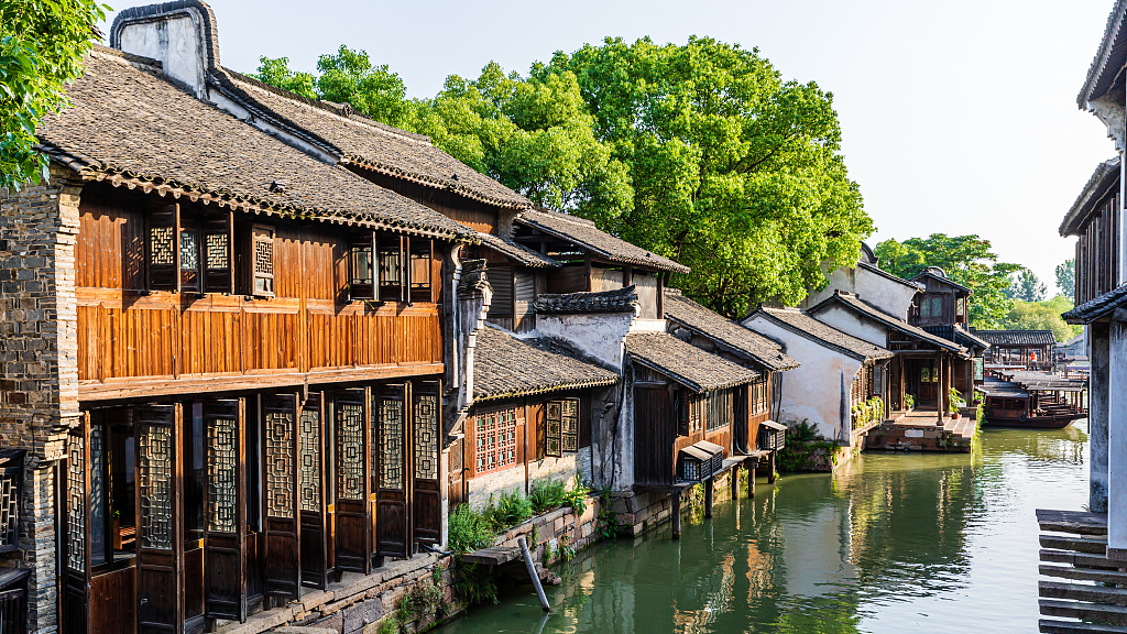 Live: Indulging in the elegant and peaceful water town of Wuzhen in E China's Zhejiang - Ep. 3