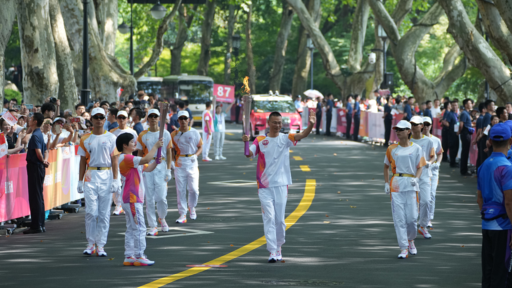 A view of the 19th Asian Games torch relay in Hangzhou, east China's Zhejiang Province, September 8, 2023. /CFP