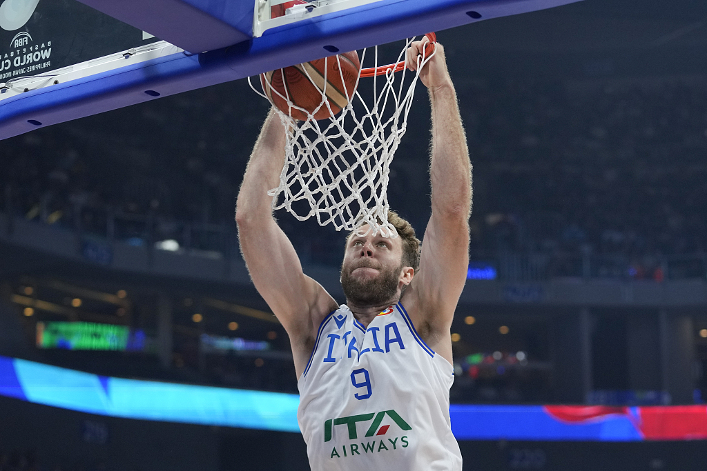 Nicolo Melli of Italy dunks in the FIBA Basketball World Cup game against Slovenia at Mall of Asia Arena in Manila, the Philippines, September 9, 2023. /CFP