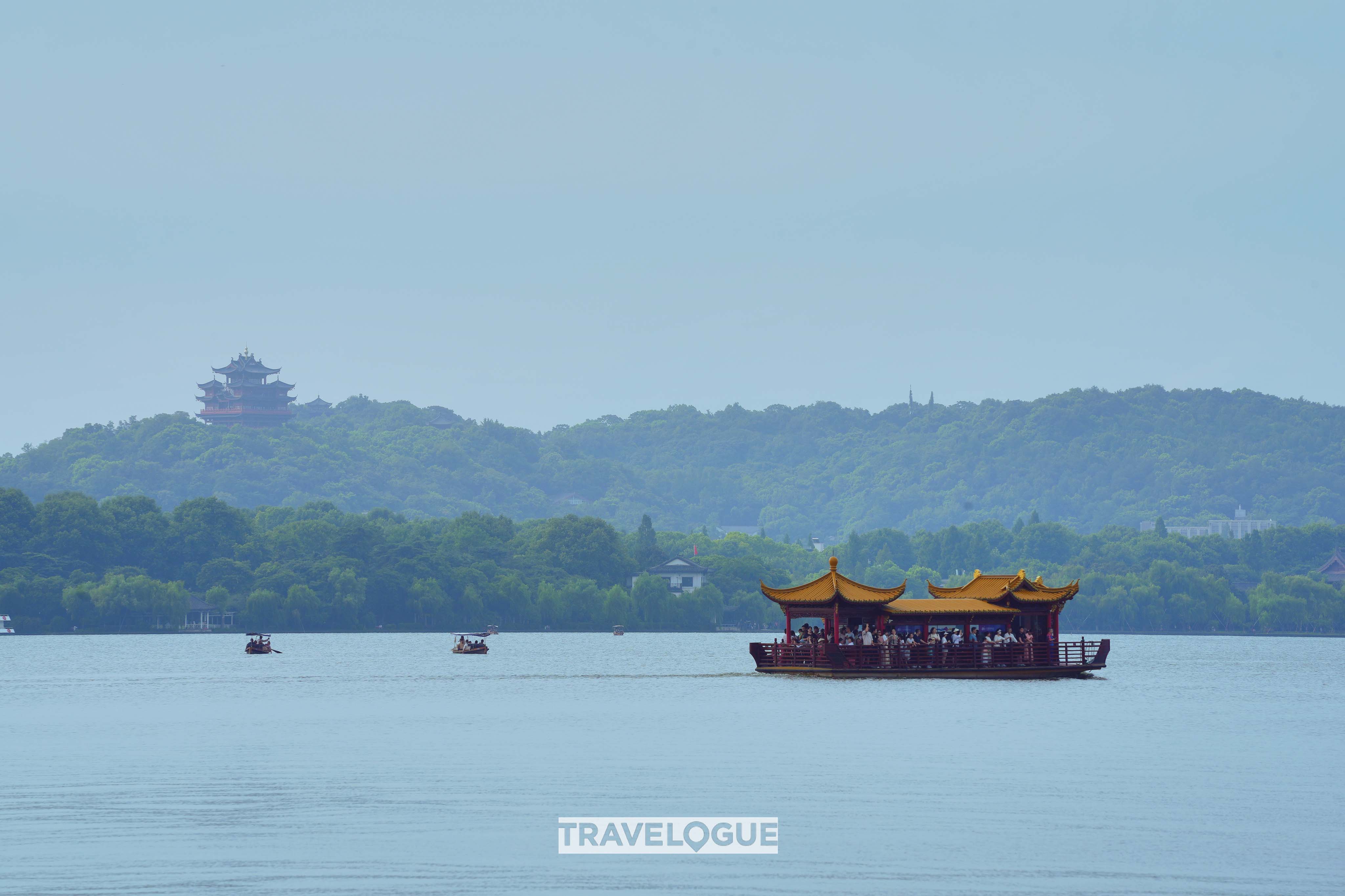 The West Lake in Hangzhou, Zhejiang Province attracts many tourists every year. /CGTN