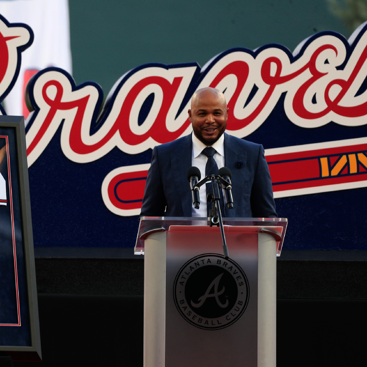 Atlanta Braves retire jersey of 10-time Gold Glove winner Andrew Jones ...