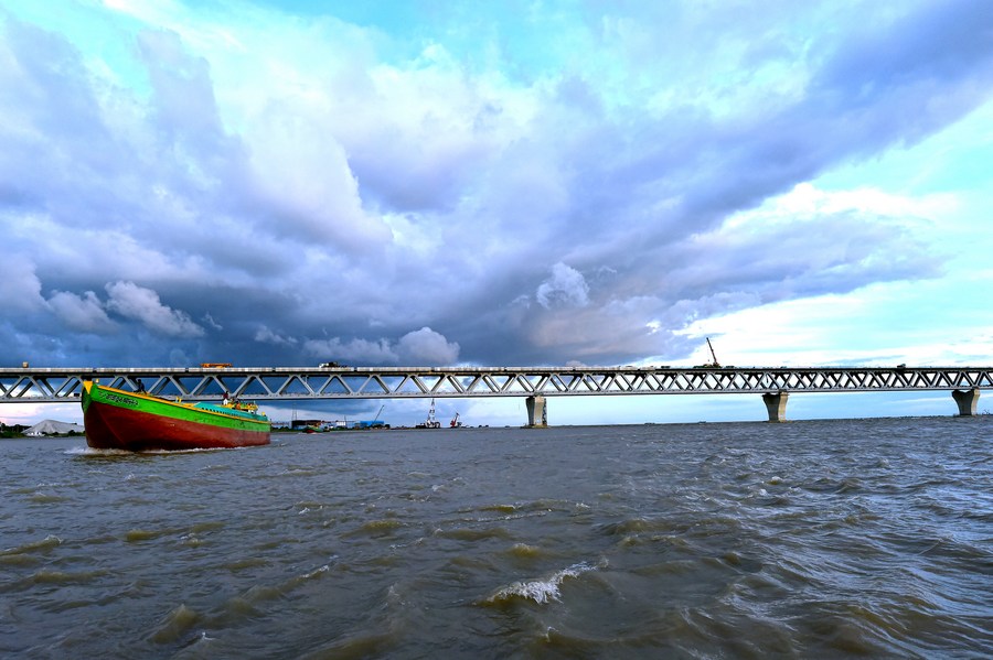 A view of Padma Multipurpose Bridge Project under construction in Munshiganj on the outskirts of Dhaka, Bangladesh, September 12, 2021. /Xinhua