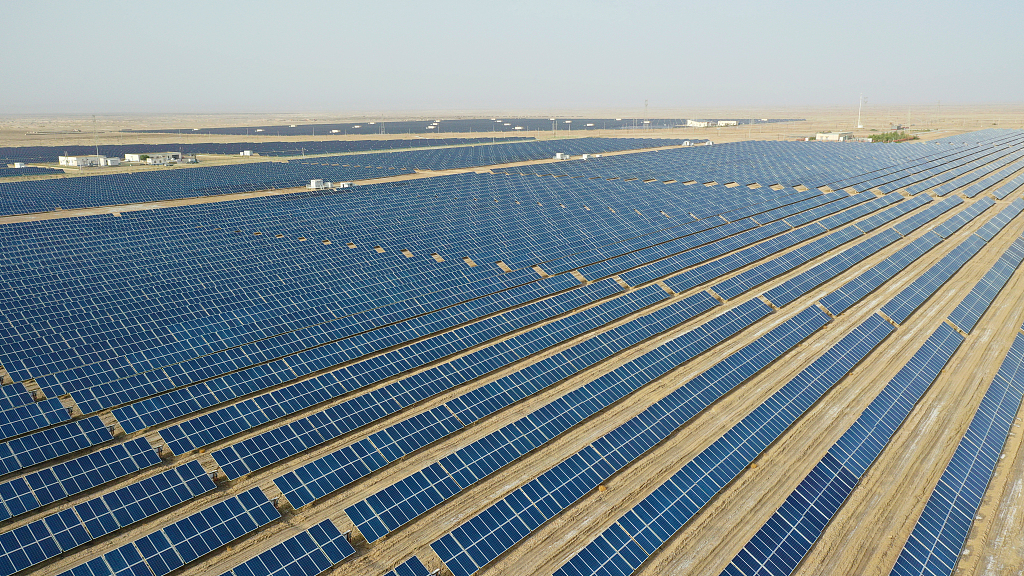 A photovoltaic power farm in Bayingolin Mongol Autonomous Prefecture, northwest China's Xinjiang Uygur Autonomous Region, August 9, 2022. /CFP