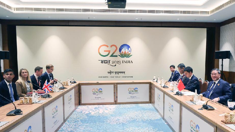 Premier Li urges opposition to 'politicizing' economic cooperation - CGTN