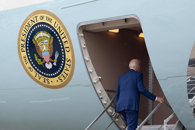U.S. President Joe Biden boards Air Force One prior to departure from the airport after attending the G20 summit in New Delhi, September 10, 2023. /CFP