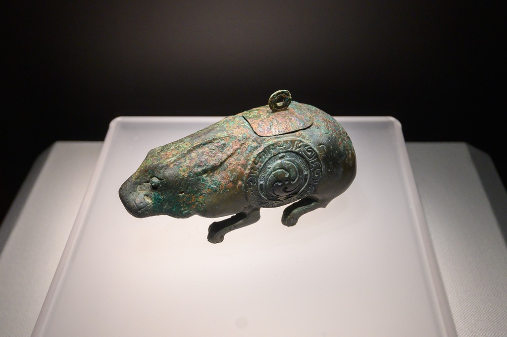 A file photo shows the Rabbit Zun from the Western Zhou Dynasty on display at a museum in Taiyuan, Shanxi Province, China. /CFP