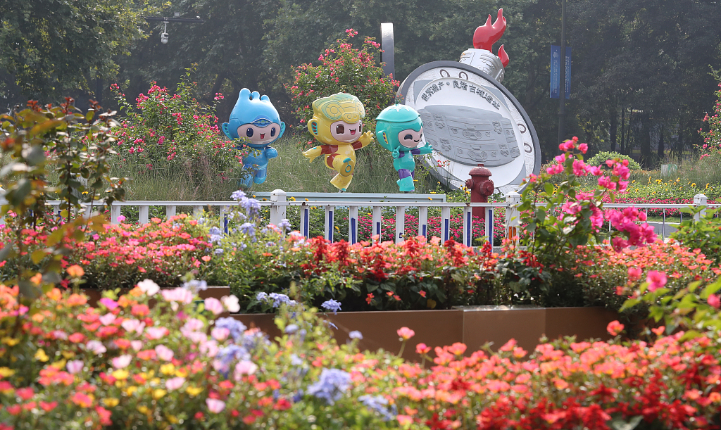 Three mascot sculptures of the 19th Asian Games are seen standing on a street in Hangzhou, Zhejiang Province on September 12, 2023. /CFP