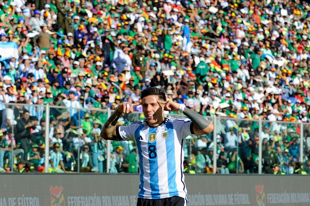 Argentina's midfielder Enzo Fernandez celebrates after scoring his team's first goal during the World Cup qualifying match between Bolivia and Argentina at Hernando Siles Stadium in La Paz, Bolivia, September 12, 2023. /CFP