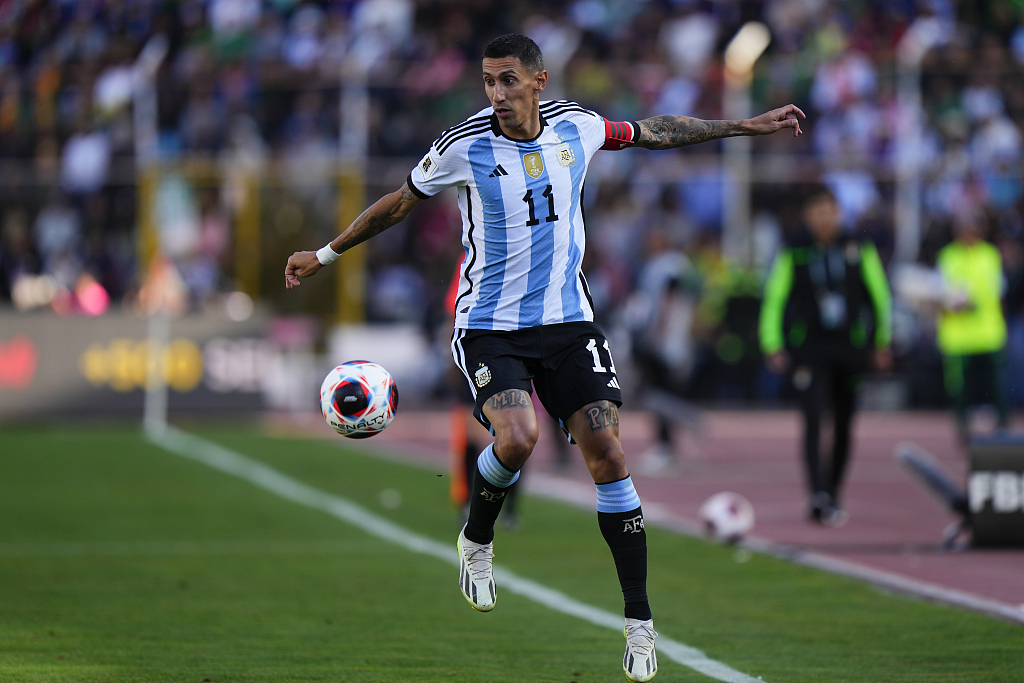 Argentina's Angel Di Maria controls the ball during the World Cup qualifying match between Bolivia and Argentina at Hernando Siles Stadium in La Paz, Bolivia, September 12, 2023. /CFP