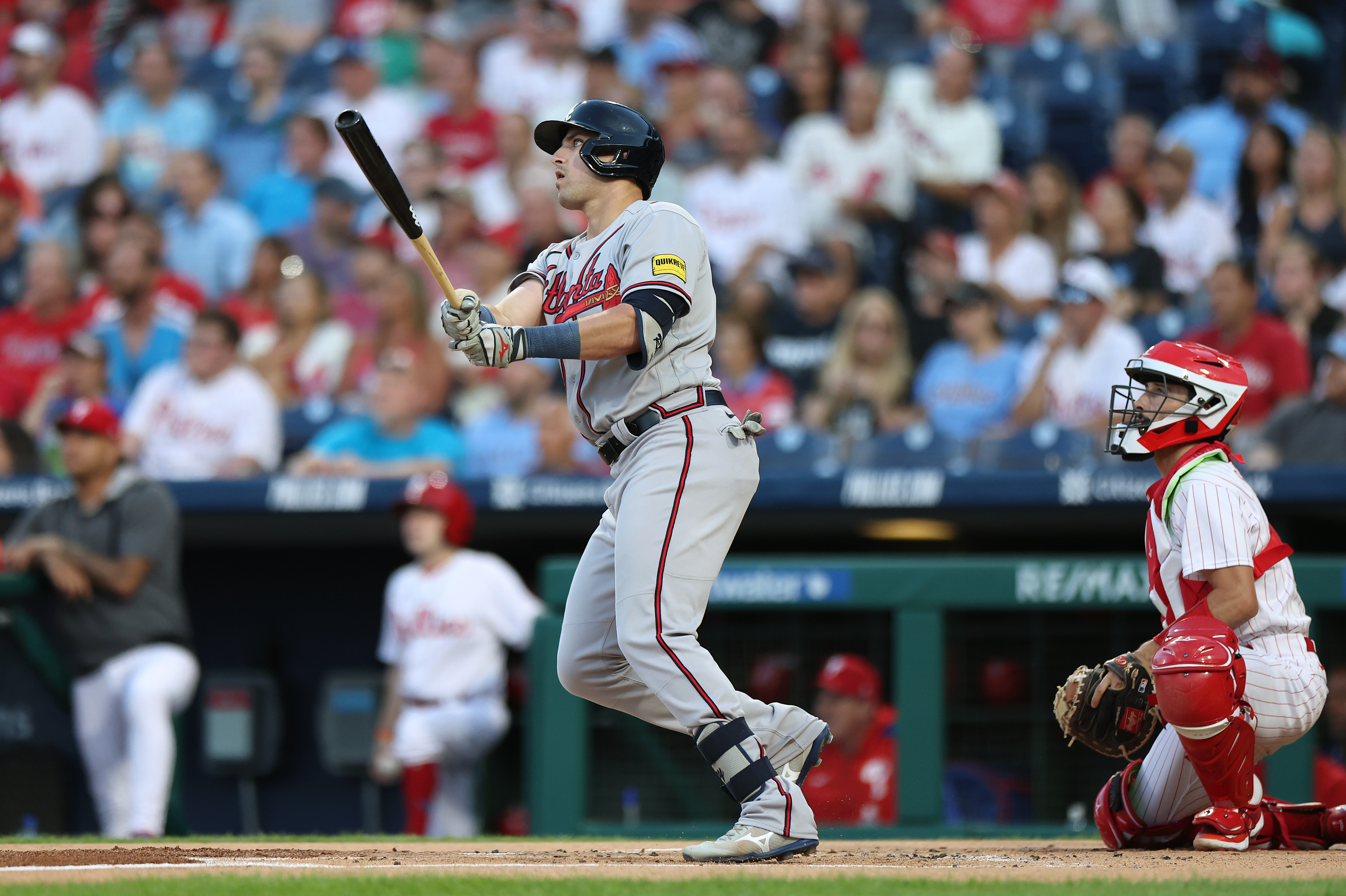 Austin Riley (L) of the Atlanta Braves hits a two-run homer during the first inning in the game against the Philadelphia Phillies at Citizens Bank Park in Philadelphia, Pennsylvania, September 13, 2023. /CFP