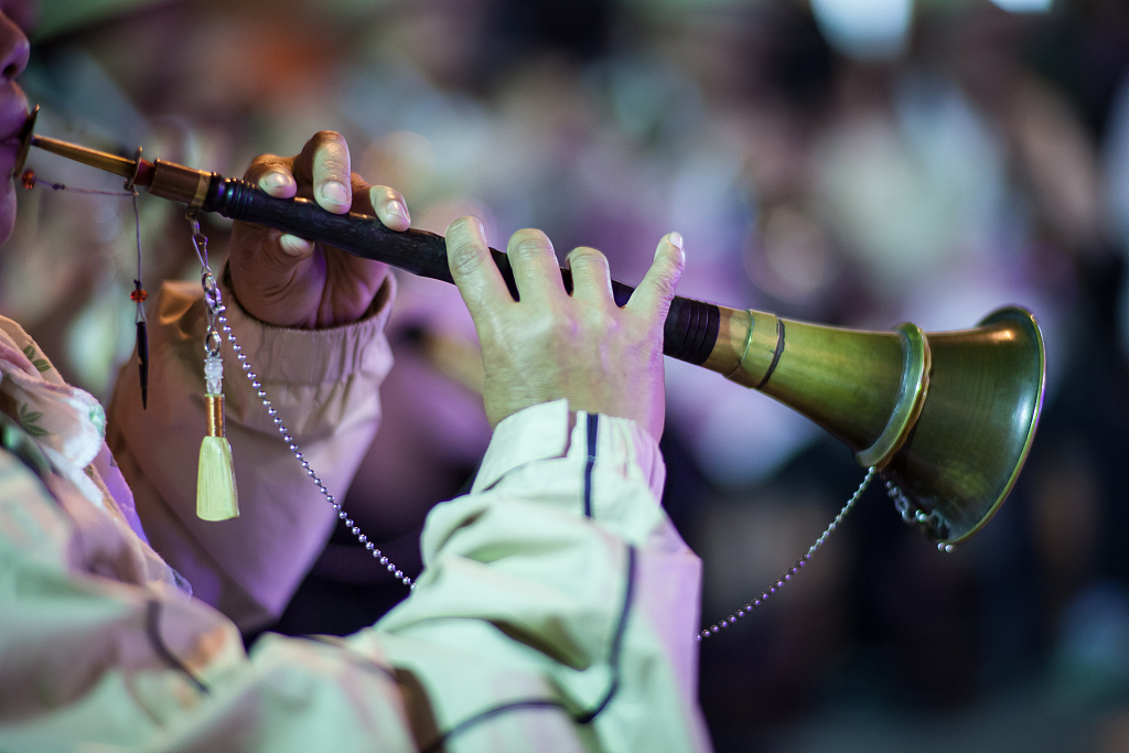A man plays the suona, a double-reed woodwind instrument now widely used in traditional Chinese orchestras. /CFP