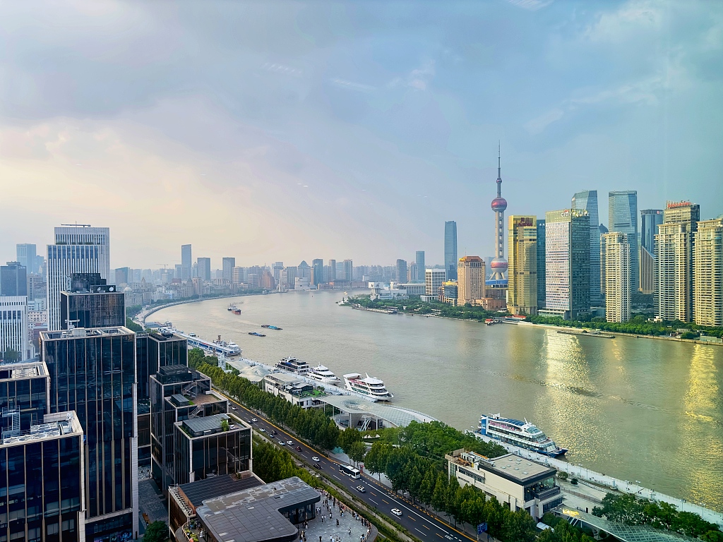 View of the Bund, a waterfront area in east China's Shanghai. /CFP