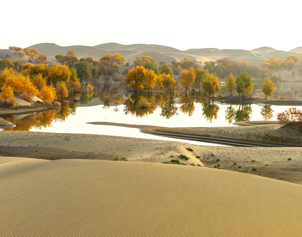 Scenery of desert in Aksu. /CFP