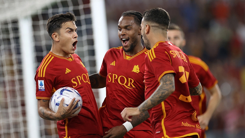 Roma players celebrate during their Serie A clash with Empoli at Stadio Olimpico in Rome, Italy, September 17, 2023. /CFP
