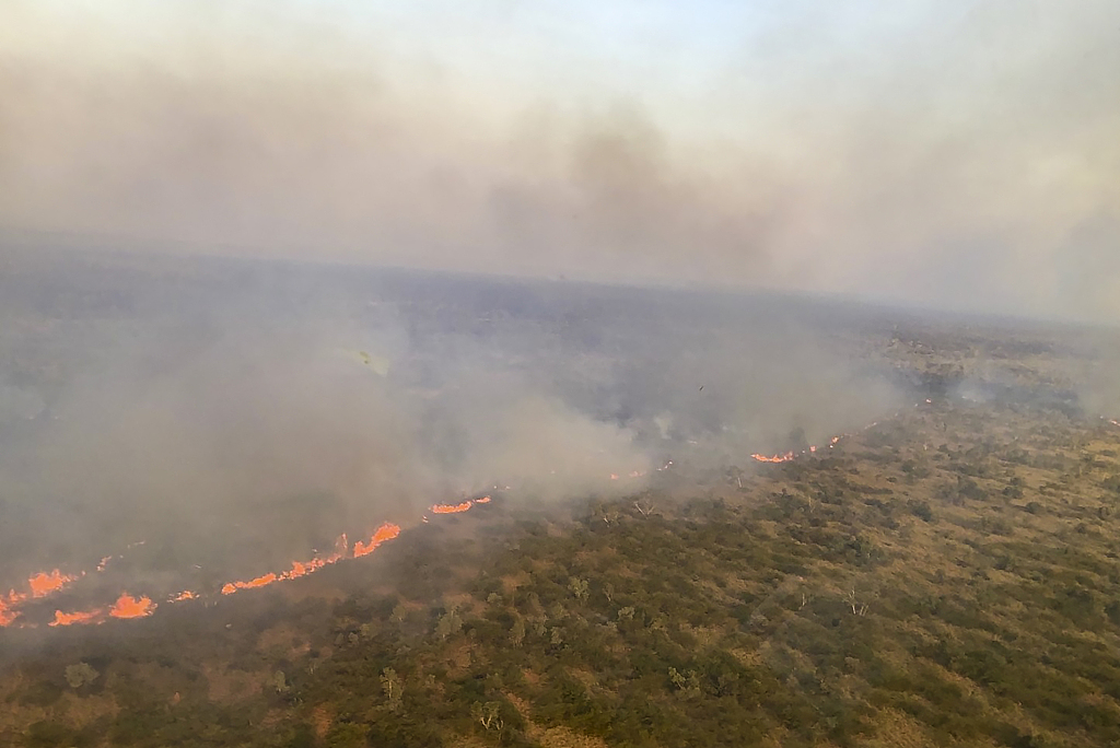A large bushfire burns in the Outback of Australia near Tennant Creek in the Northern Territory, Wednesday, Sept. 13, 2023. /CFP