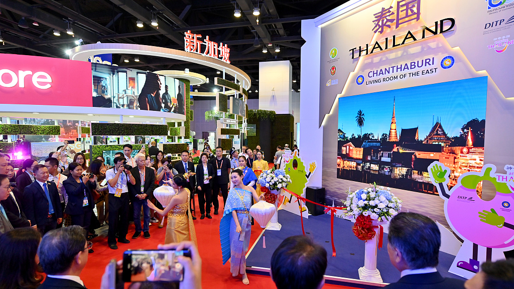 Booths representing Thailand and Singapore are seen at the Nanning International Convention and Exhibition Center during the 20th China-ASEAN Expo, in Nanning, the capital of south China's Guangxi Zhuang Autonomous Region, September 17, 2023. /CFP
