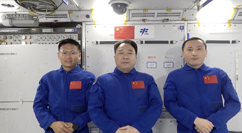 Live: Special coverage of 4th lecture from China Space Station
