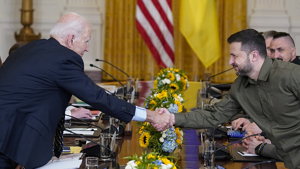 President Joe Biden shakes hands with Ukrainian President Volodymyr Zelenskyy in the East Room of the White House, September 21, 2023, in Washington. /CFP