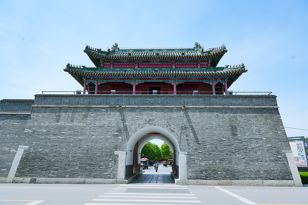 A file photo shows the Drum Tower Gate in Qufu, Shandong Province. /CFP