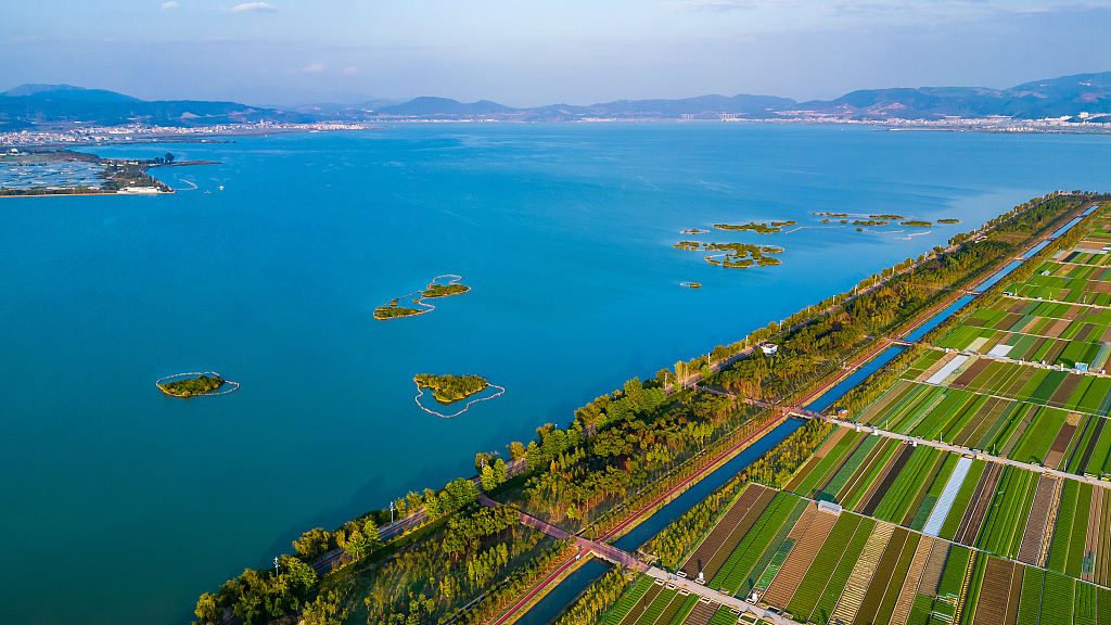 View of Qilu Lake located in Tonghai County,
southwest China's Yunnan Province. /CFP