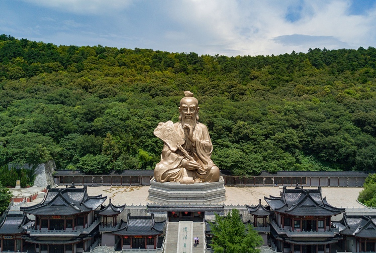 A file picture of the statute of Lao Zi, Maoshan, east China's Jiangsu Province. /CFP