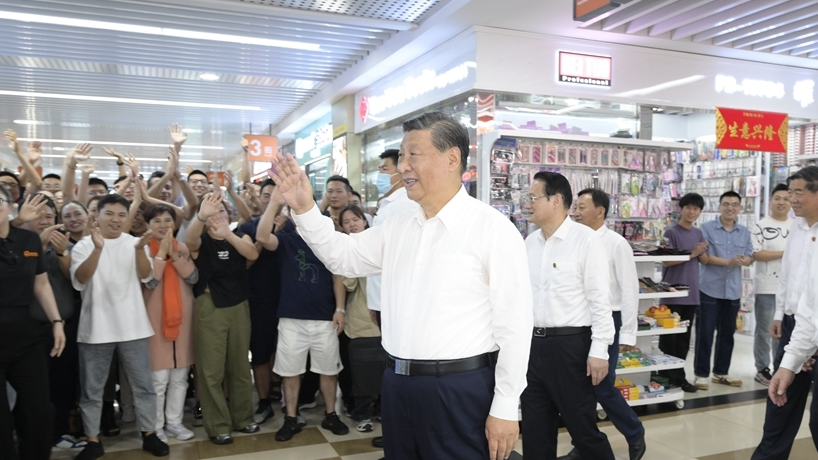 Xi Jinping, general secretary of the CPC Central Committee, visits an international trade market while inspecting Yiwu City of Jinhua, east China's Zhejiang Province, September 20, 2023. /Xinhua