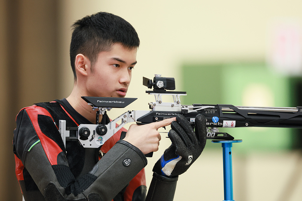China's Sheng Lihao during the men's 10m air rifle individual final in the 19th Asian Games in Hangzhou, Zhejiang Province, China, September 25, 2023. /CFP