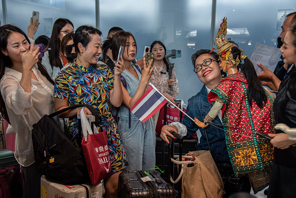 Dancers in traditional costumes and puppeteers put on performances for visitors to Bangkok on September 25, 2023 on the first day of a new visa-free entry scheme. /CFP