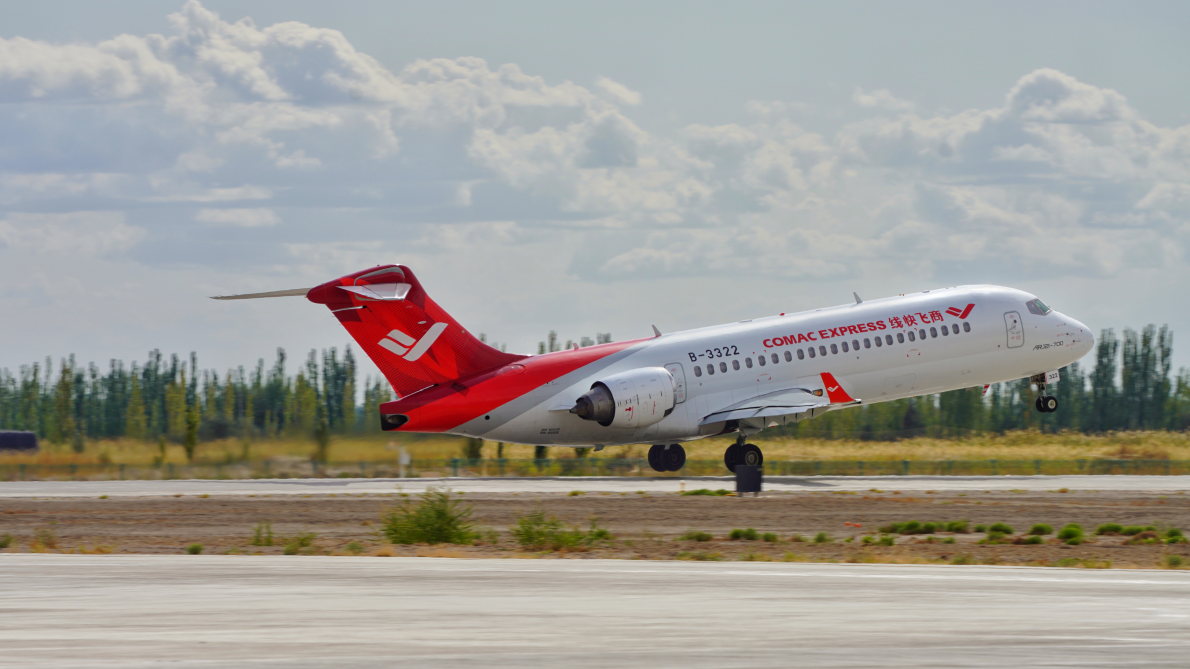 A C919 large passenger jet conducts its demonstration flight in northwest China's Xinjiang Uygur Autonomous Region. /CMG