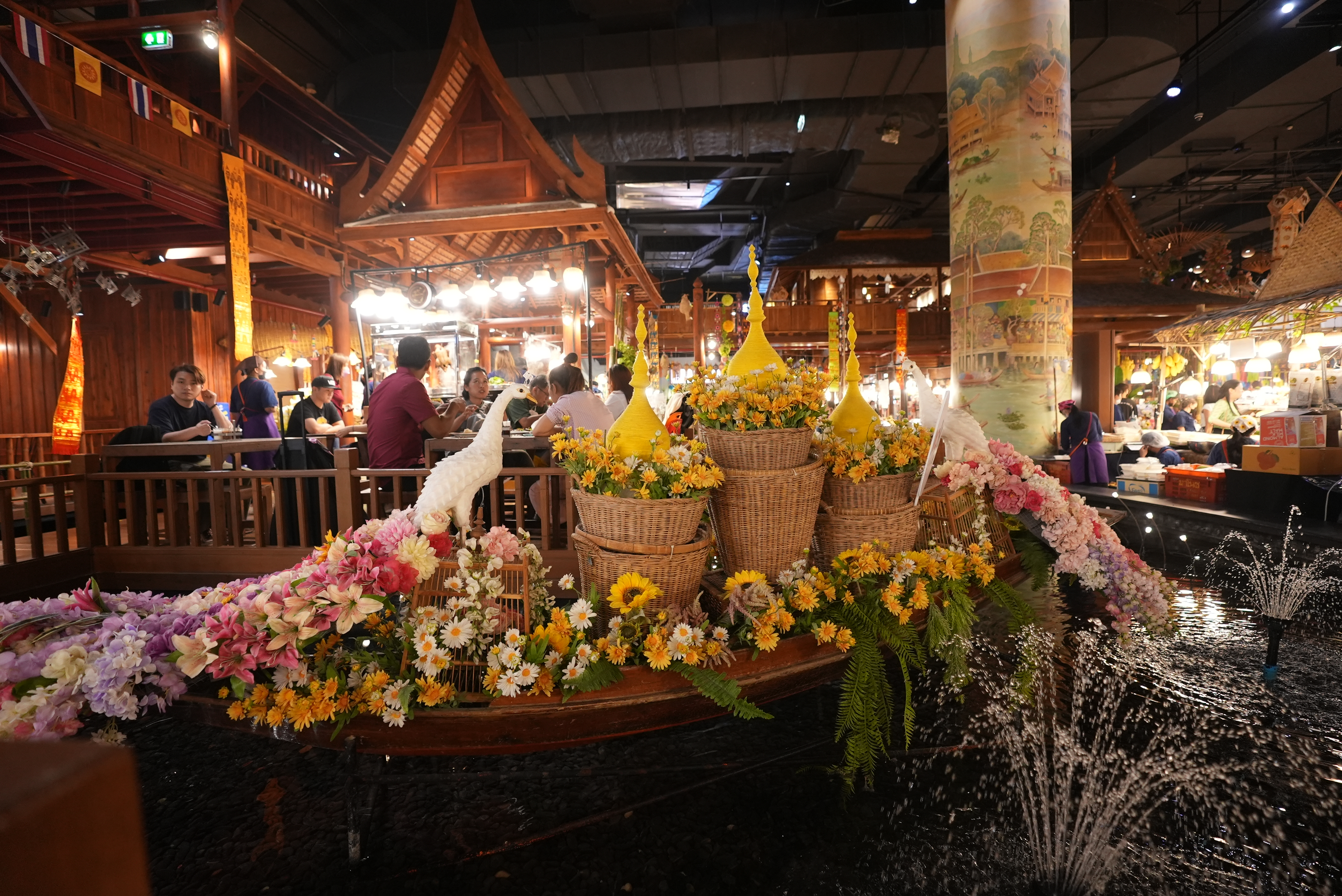 This photo taken on September 18, 2023 shows a scene of a local indoor floating market in Bangkok, Thailand. /CGTN 