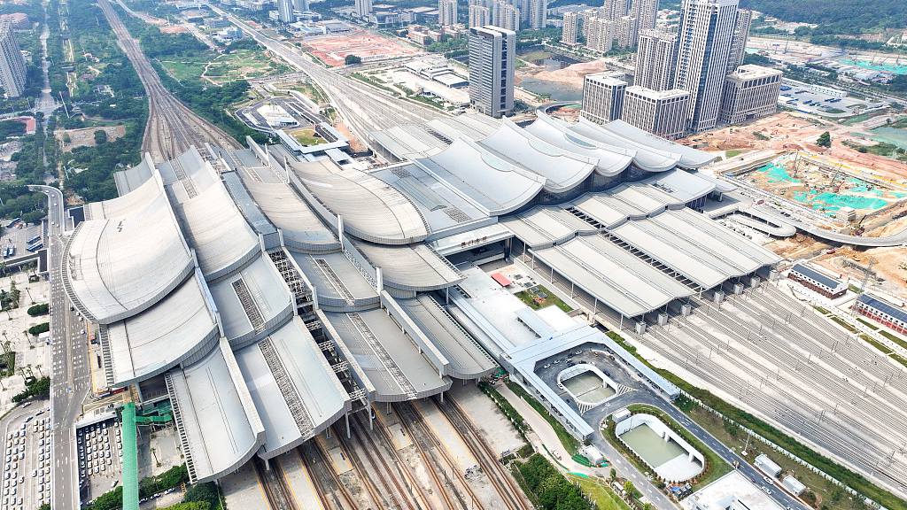 An aerial view of the newly built Xiamen North Railway Station on the Fuzhou-Xiamen-Zhangzhou high-speed railway in Xiamen, east China's Fujian Province, September 21, 2023. /CFP