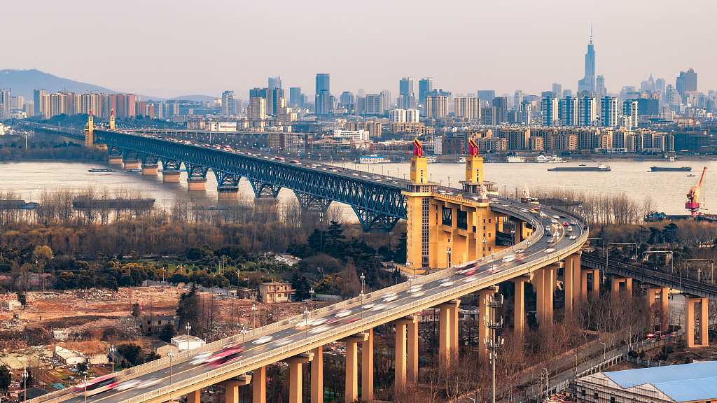 Live: Enjoy China's self-designed Nanjing Yangtze River Bridge - CGTN