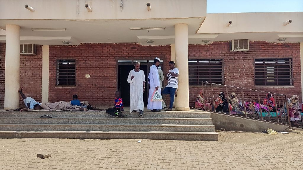 Patients wait at a hospital amid the spread of cholera and dengue fever cases in Gadaref City, Sudan, September 27, 2023. /CFP