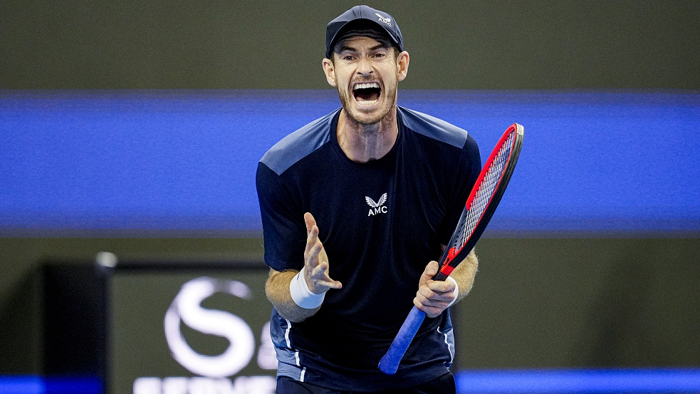 Andy Murray reacts against Alex De Minaur of Australia during day 3 of the China Open at National Tennis Center in Beijing, China, September 28, 2023. /CFP