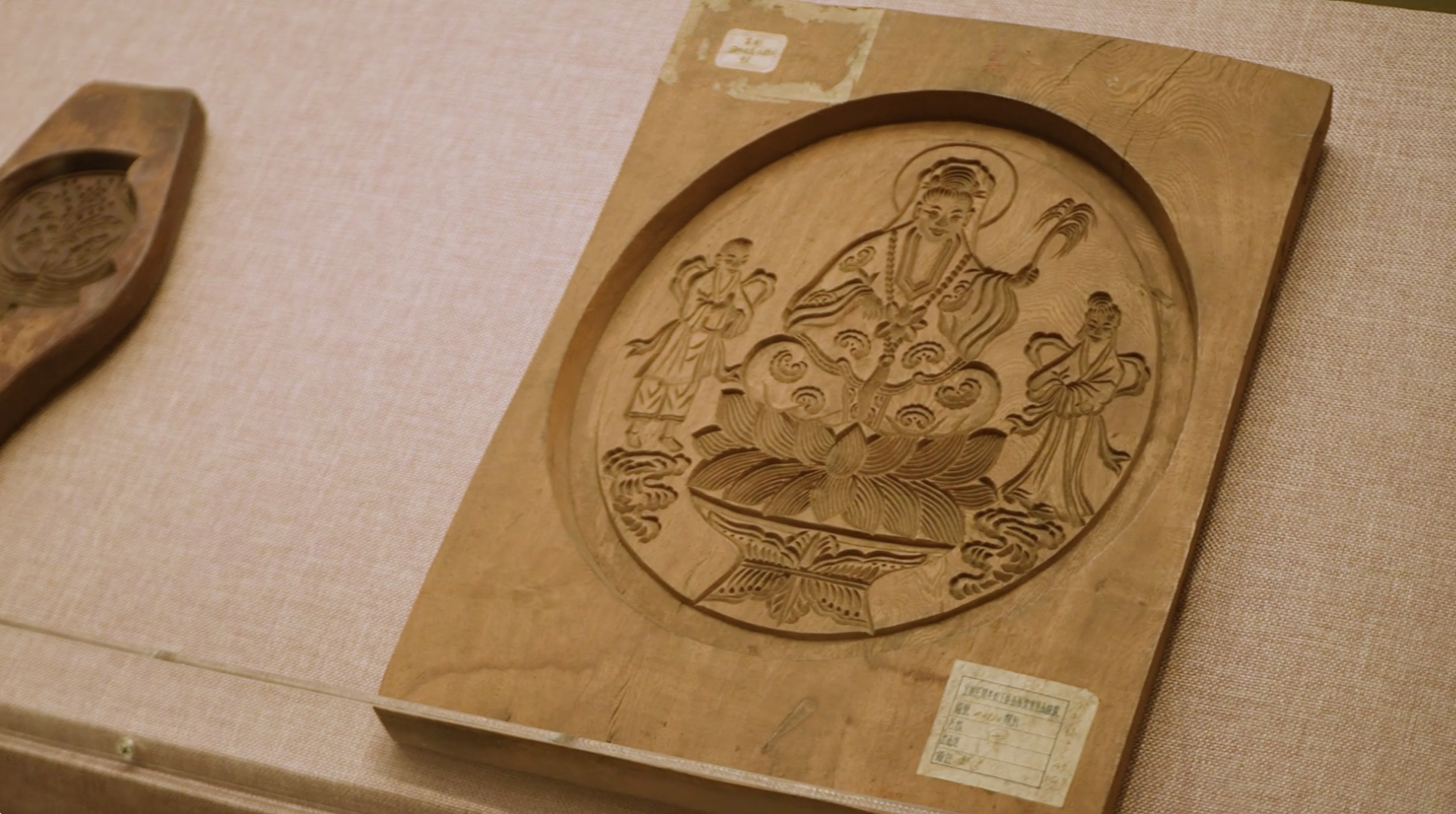 A large mooncake mold is exhibited at Tsinghua University Art Museum in Beijing. /CGTN