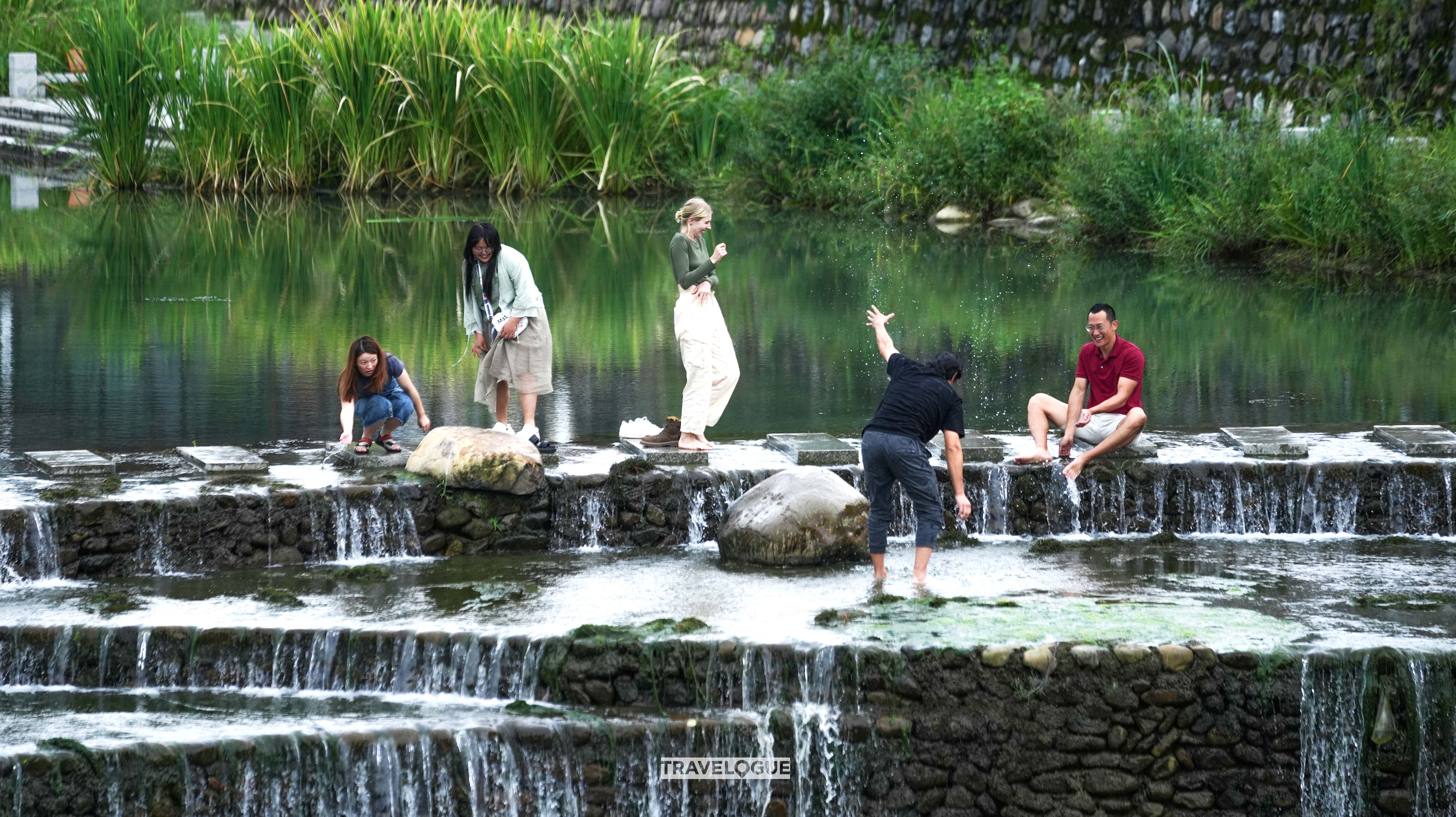 Digital nomads enjoy the natural surroundings in Anji, Zhejiang Province. /CGTN