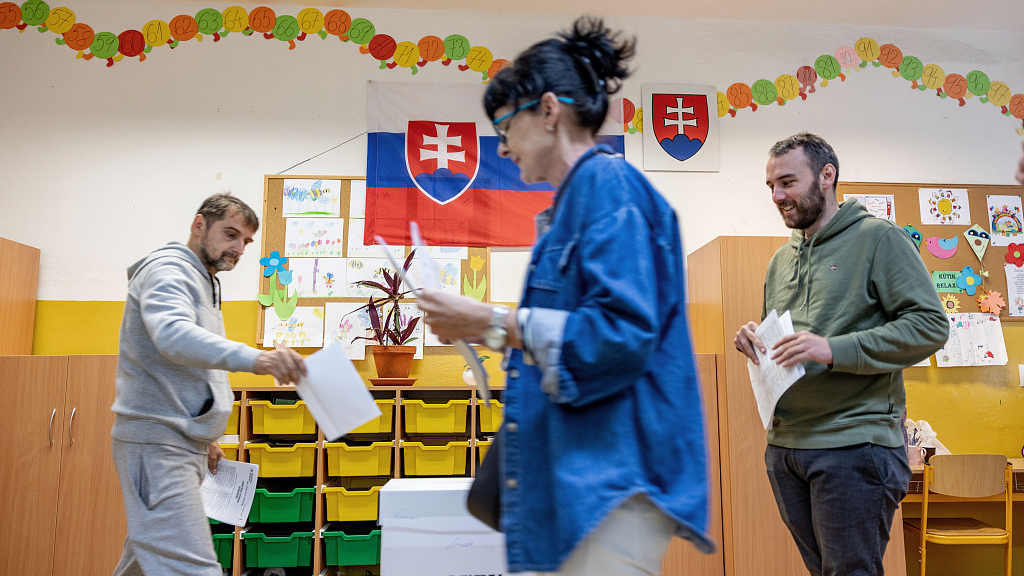 Voters wait in line to cast their ballots at a polling station in Slovak parliamentary elections in Bratislava, Slovakia, September 30, 2023. /CFP