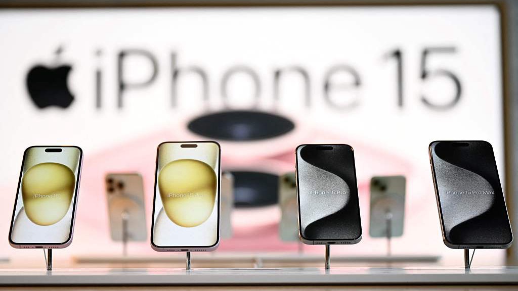 The Apple iPhone 15 series displayed for sale at a retail store in Los Angeles, California, U.S., September 22, 2023. /CFP