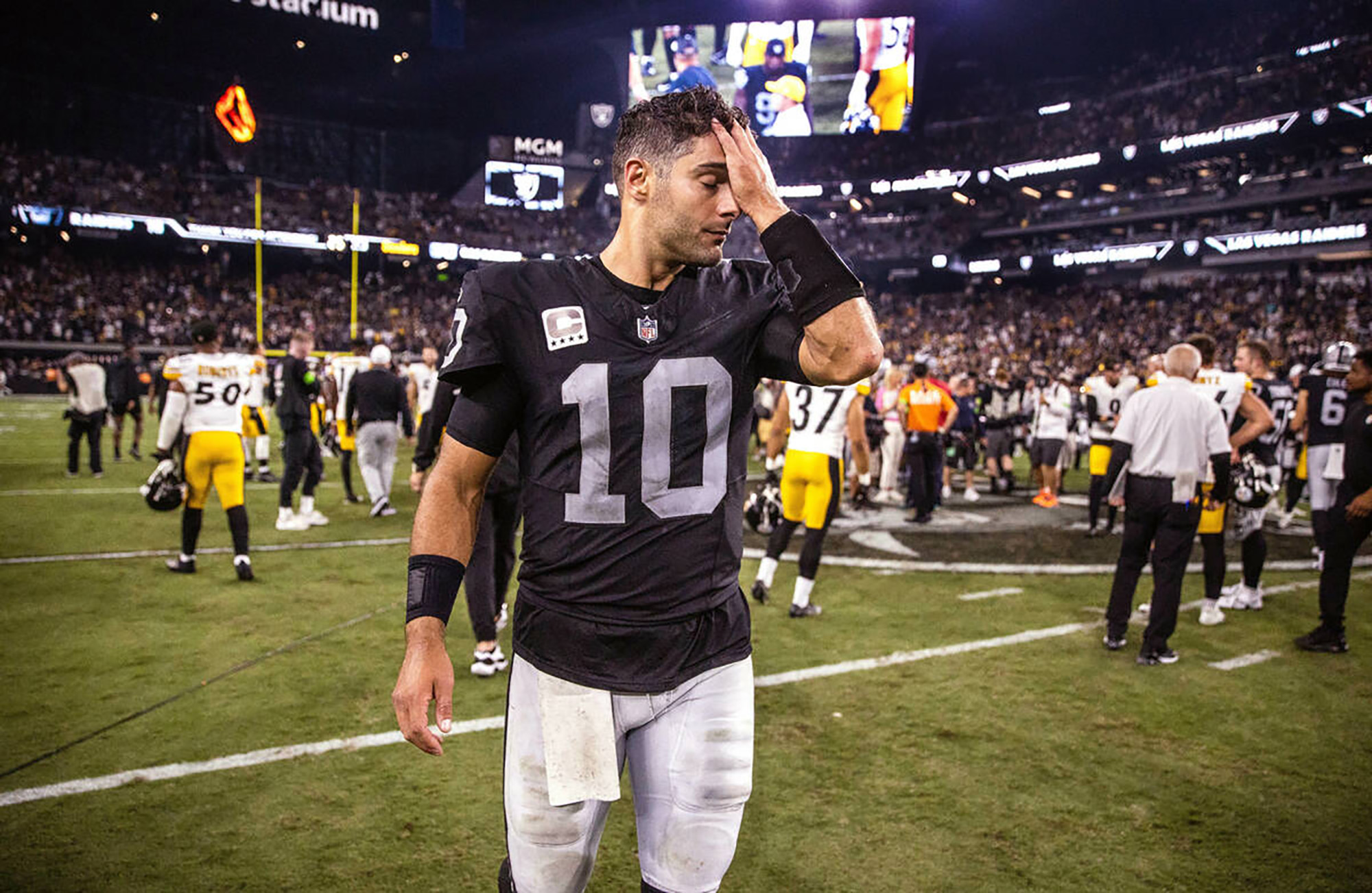 Quarterback Jimmy Garoppolo of the Las Vegas Raiders looks on after the 23-18 loss against the Pittsburgh Steelers at Allegiant Stadium in Paradise, Nevada, September 24, 2023. /CFP