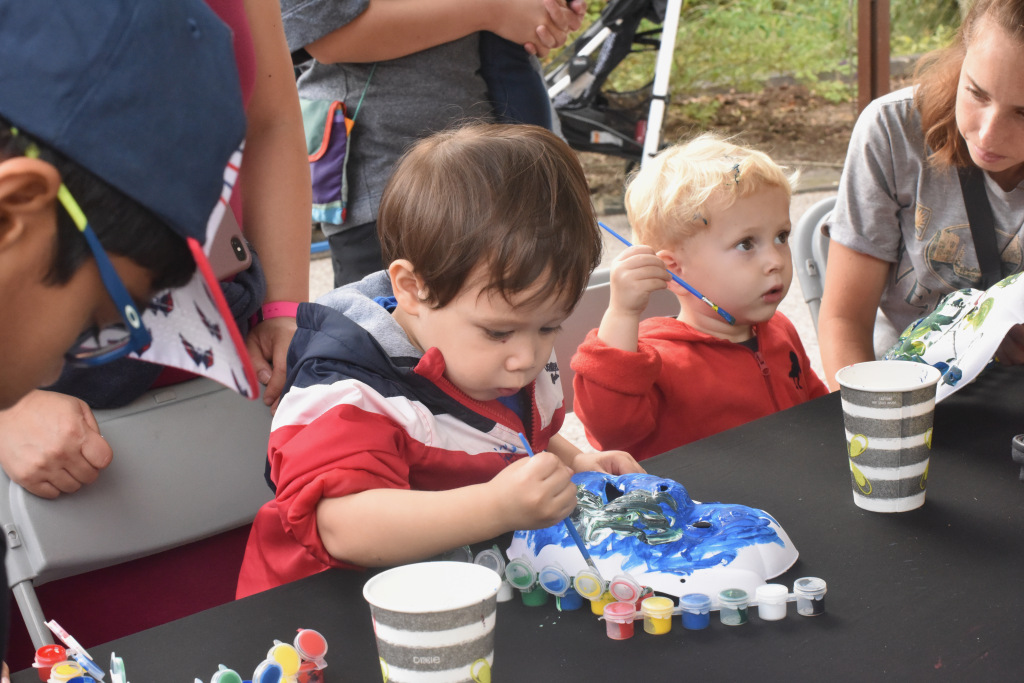 A photo taken on September 30, 2023, shows children getting involved in Chinese cultural activities at the Smithsonian's National Zoo in Washington, D.C., the United States. /CFP