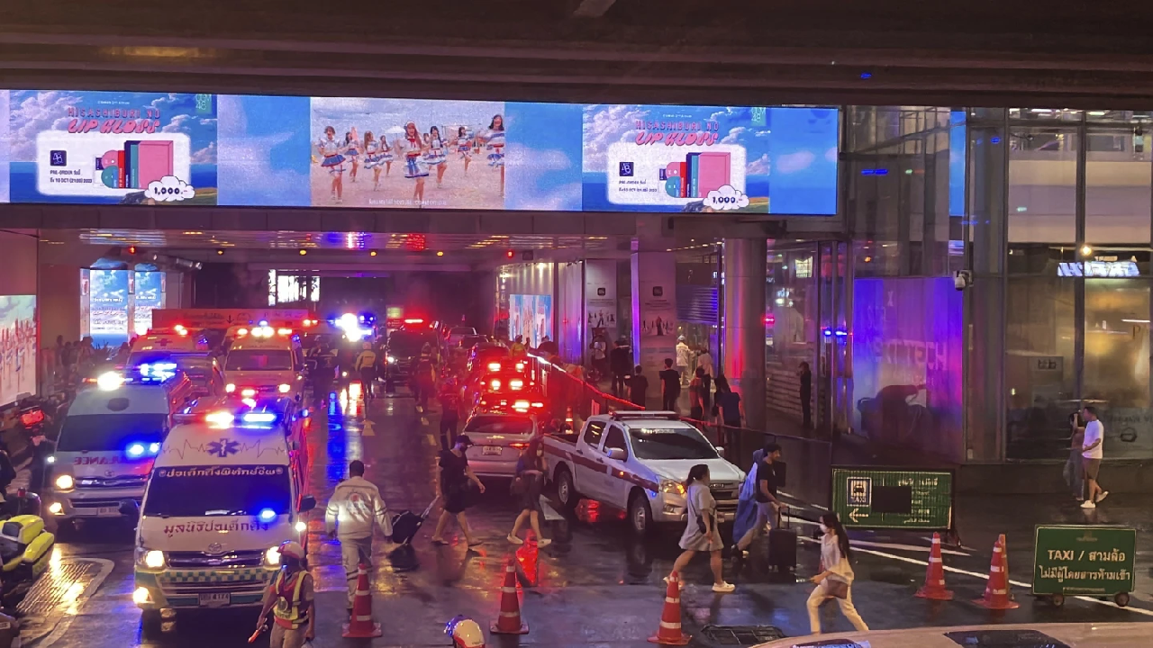 Live: Latest On Thailand's Capital Bangkok Shopping Mall Shooting - CGTN