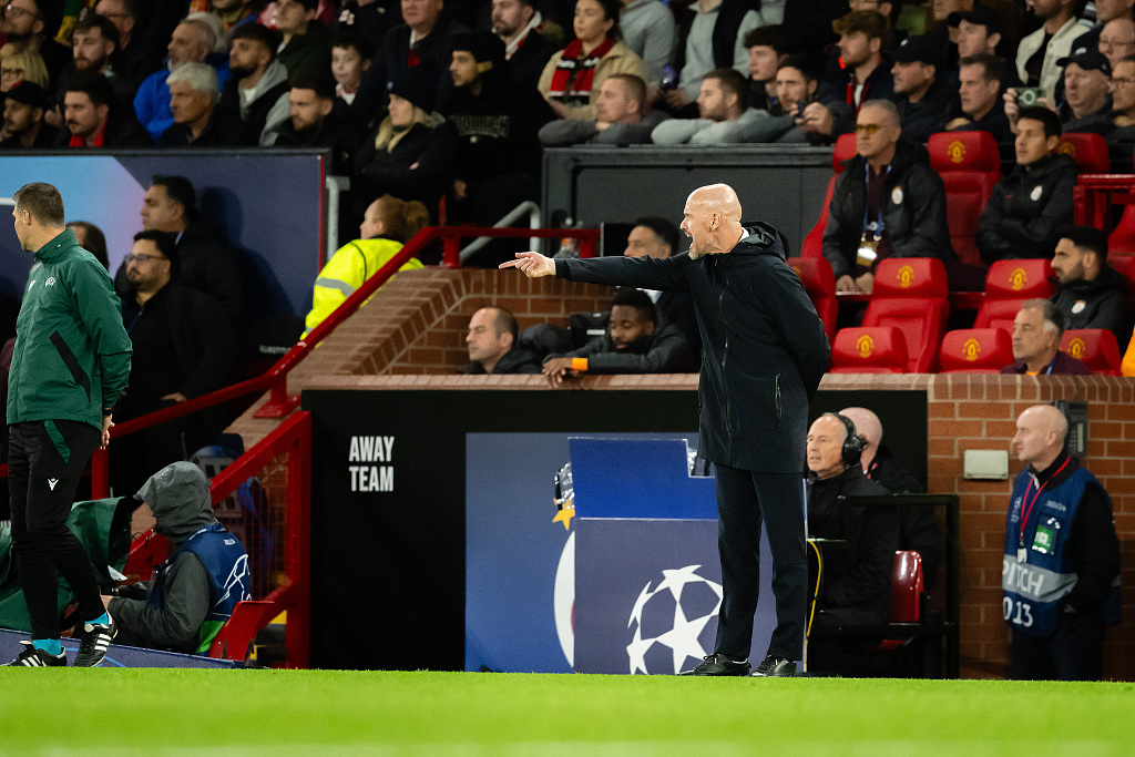 Manchester United manager Erik ten Hag gestures during their Champions League loss to Galatasaray at Old Trafford in Manchester, England, October 3, 2023. /CFP