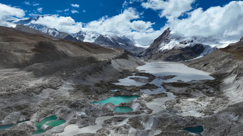 This aerial photo shows a proglacial lake in the Mount Cho Oyu region on the China-Nepal border, September 29, 2023. /Xinhua