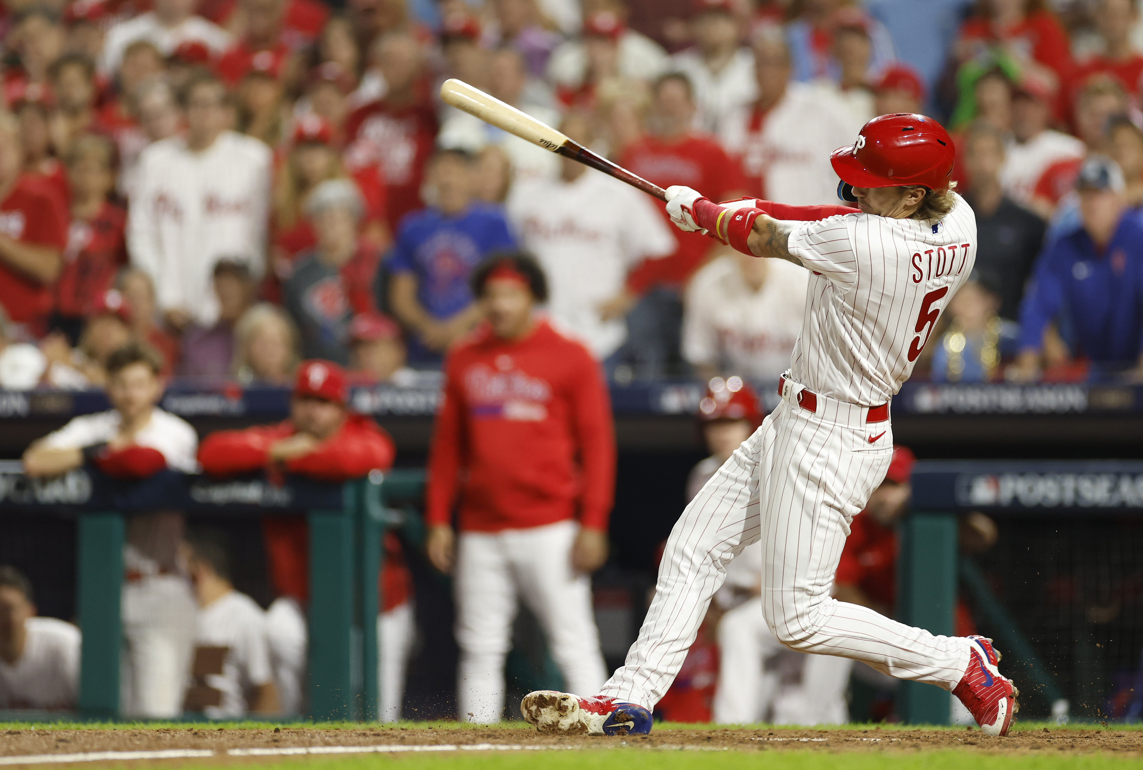 Bryson Stott of the Philadelphia Phillies hits a grand slam during the sixth inning in Game 2 of the National League Wild Card Series against the Miami Marlins at Citizens Bank Park in Philadelphia, Pennsylvania, October 4, 2023. /CFP