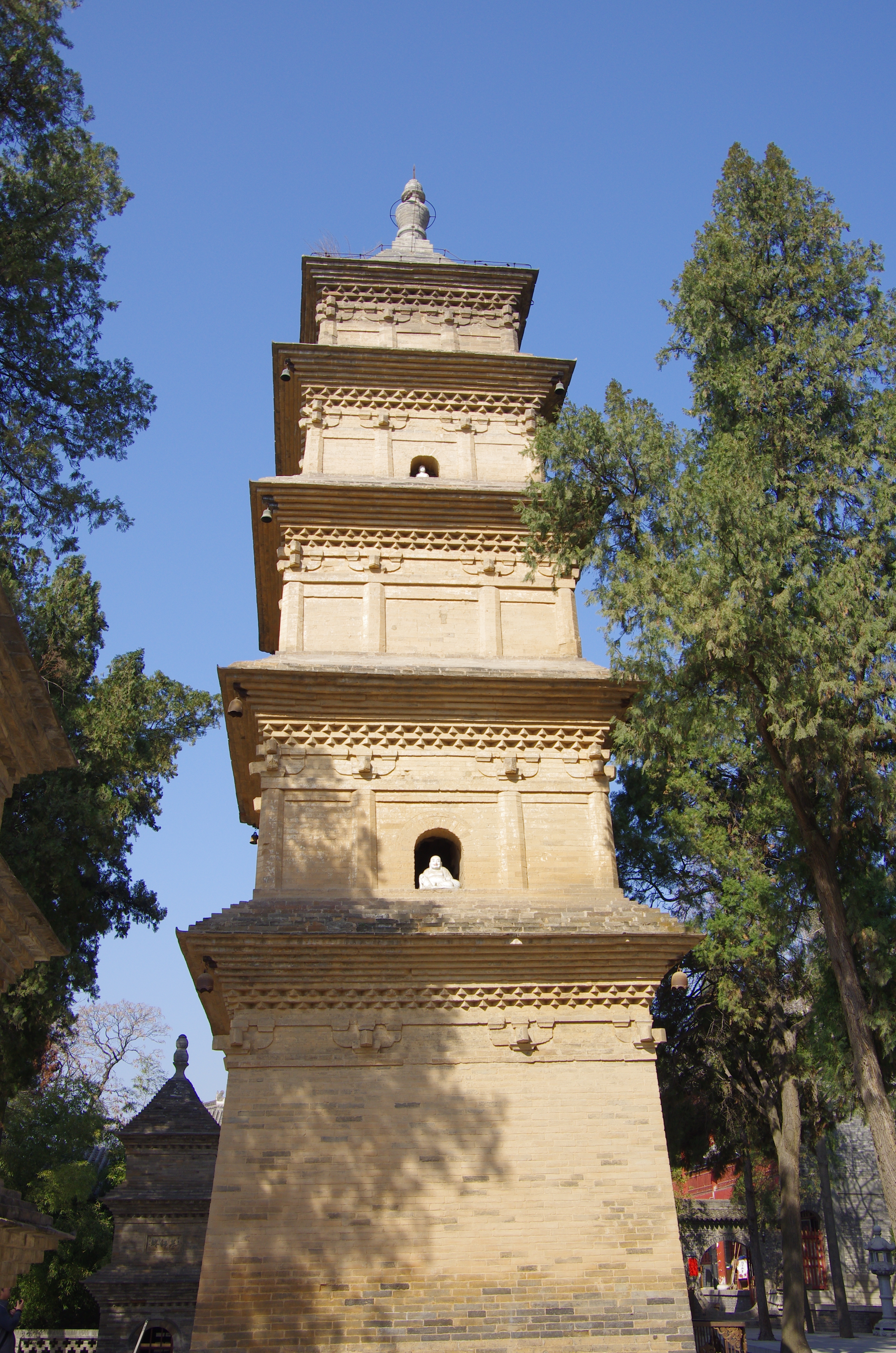 Located in Xi'an, the five-storied Buddhist relic pagoda is situated at the Xingjiao Temple, the most famous temple of the Tang Dynasty. /CFP