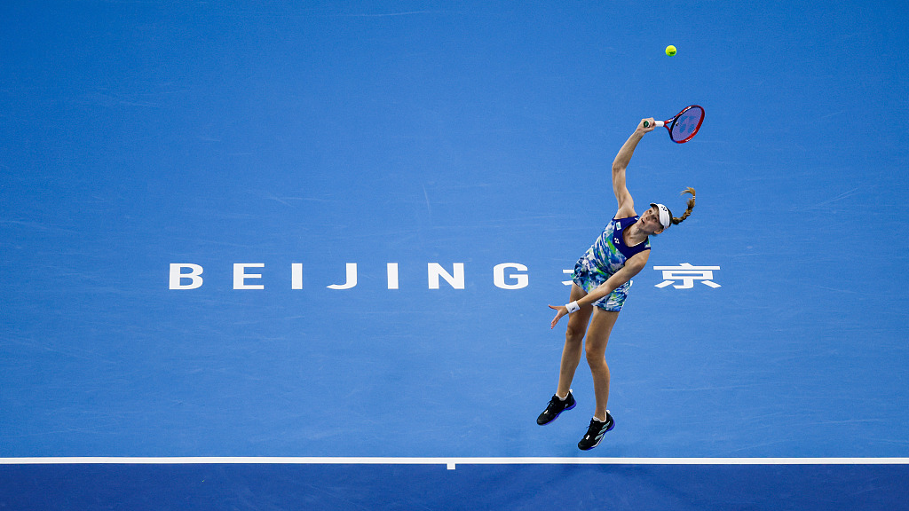 Elena Rybakina in action during China Open women's singles quarterfinal round in Beijing, China, October 6, 2023. /CFP